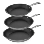 Set de tres sartenes Polka Classy de Cecotec acero inoxidable 18/10 medidas 20 24 y 28 cm con mango remachado vista frontal