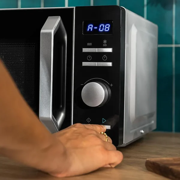 Imagen 7 Microondas Cecotec ProClean 5010 Inverter de 19 litros con tecnología avanzada para calentar y descongelar de forma uniforme conservando los nutrientes.