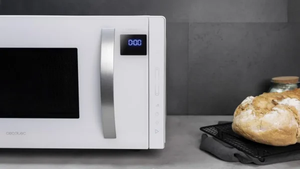Imagen 3 Microondas Cecotec GrandHeat 2300 Flatbed Touch White de 23L y 800W. Tecnología sin plato, 8 funciones preconfiguradas y diseño elegante en color blanco.