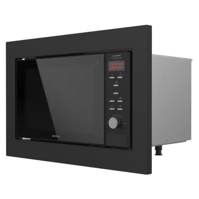 Microondas digital encastrable Cecotec GrandHeat 2350 Built-in Black de 23 litros instalado en columna de cocina