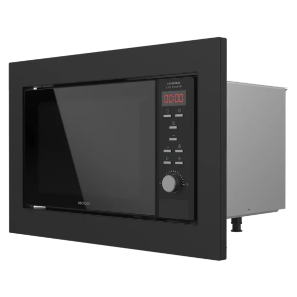 Microondas digital encastrable Cecotec GrandHeat 2350 Built-in Black de 23 litros instalado en columna de cocina