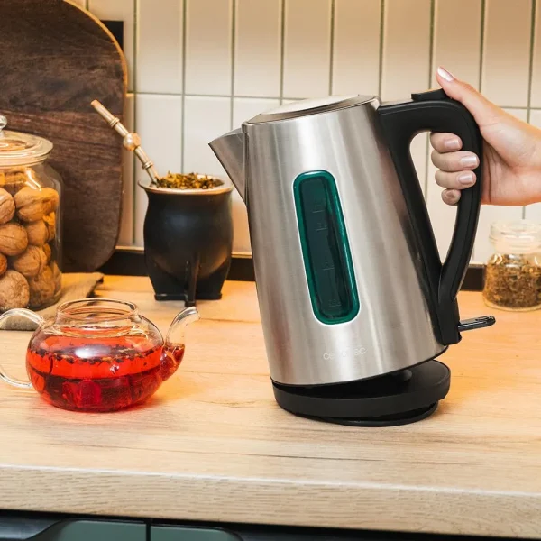 Imagen 5 Hervidor de agua eléctrico de 1,7 litros y 2200 W. Diseño en acero inoxidable, base 360º y filtro antical desmontable. Calentamiento rápido y seguro sin BPA.