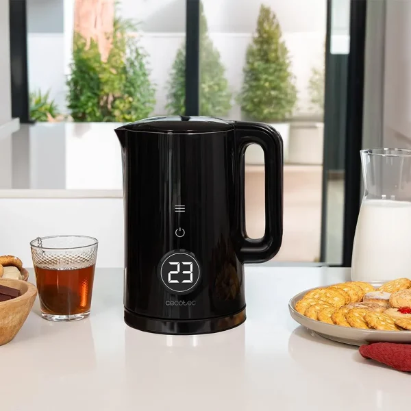 Imagen 3 Hervidor Cecotec de 1,7L, 2200W y pantalla táctil. Control preciso de temperatura, diseño en acero inoxidable y base 360º para infusiones perfectas.