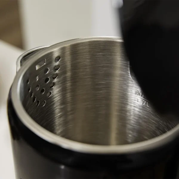 Imagen 8 Hervidor Cecotec de 1,7L, 2200W y pantalla táctil. Control preciso de temperatura, diseño en acero inoxidable y base 360º para infusiones perfectas.