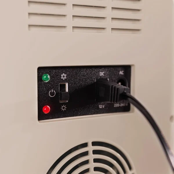 Imagen 8 Nevera portátil Bolero MiniCooling 6L Bahamas Beige. Función frío y calor (5-65ºC), conexión 12V-220V ideal para coche y oficina. Diseño retro compacto.