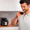 Imagen 8 Cafetera superautomática compacta Cecotec con 19 bares, sistema Thermoblock, pantalla TFT y conexión WiFi para preparar cafés personalizados desde el móvil.