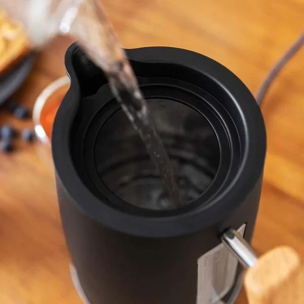 Imagen 3 Hervidor ThermoSense 400 Black Woody de 3000 W y 1,7 L. Diseño elegante en acero y madera, libre de BPA, con base 360º y filtro antical desmontable.