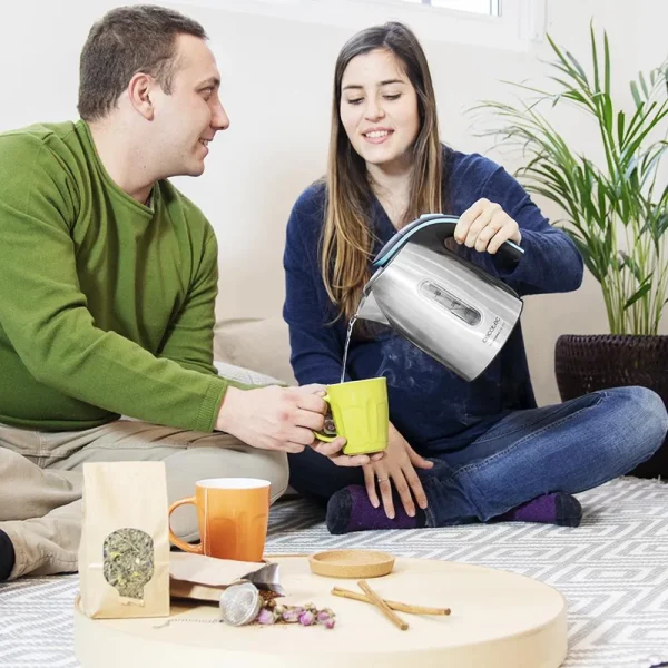 Imagen 5 Hervidor de agua eléctrico de acero inoxidable con 1,2 L y 1630 W. Incluye filtro antical desmontable, base 360º y sistema libre de BPA para máxima seguridad.