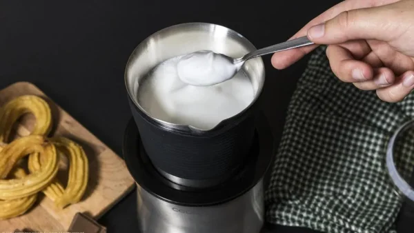Imagen 6 Espumador de leche Cecotec Power Moka Spume 5000 de 650 W. Capacidad de 400 ml, 4 modos de funcionamiento y función chocolate para resultados profesionales.
