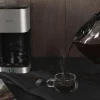 Imagen 6 Cafetera de goteo Coffee 66 Heat de 950 W con tecnología ExtremeAroma, jarra de 1,5 L termorresistente y elegantes acabados en acero inoxidable de alta calidad.