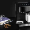 Imagen 3 Cafetera semiautomática Cecotec Power Instant-ccino 20 Touch Serie Nera con 20 bares, 1350 W, panel táctil y depósito de leche para capuchinos perfectos.