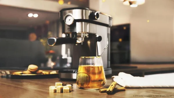 Imagen 6 Cafetera express Cafelizzia 790 Steel Pro con 1350 W, 20 bares y Thermoblock. Obtén espressos y cappuccinos con aroma intenso y crema perfecta en segundos.