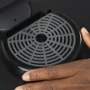 Imagen 7 Cafetera espresso Capricciosa Black con 19 bares de presión. Diseño compacto apto para café molido y monodosis ESE, ideal para obtener el mejor aroma y crema.