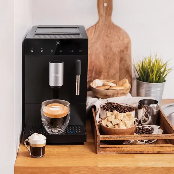 Imagen 3 Cafetera superautomática compacta Cremmaet Compact Steam con 19 bares, sistema Thermoblock y vaporizador para disfrutar del aroma del café recién molido.