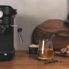 Imagen 6 Cafetera espresso con 1350 W, 20 bares de presión y manómetro. Sistema Thermoblock para calentamiento rápido y vaporizador orientable para cappuccinos.
