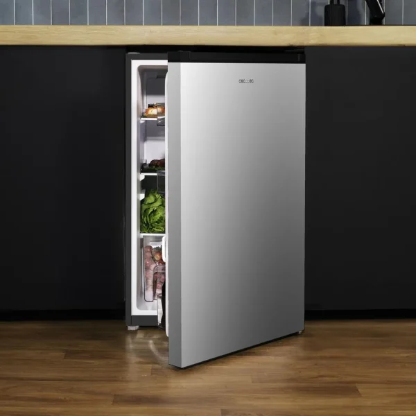 Imagen 6 Mini frigorífico Cecotec Bolero CoolMarket TT 133 L Inox de 133 litros, clase E, Crisper Box y luz LED. Diseño compacto de 83,5 cm con control de temperatura.