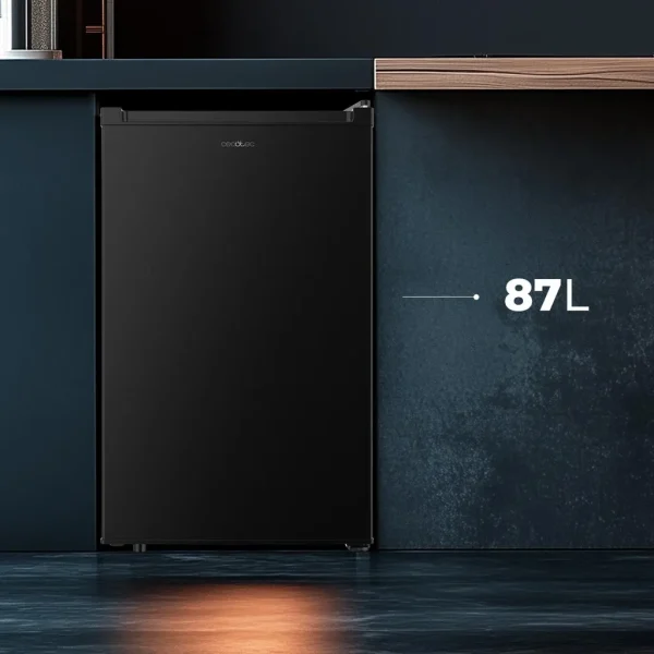 Imagen 5 Congelador vertical Bolero CoolMarket TF 87 Black de 87 litros y clase energética E. Diseño compacto en negro ideal para espacios reducidos y encimeras.