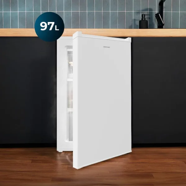 Imagen 5 Congelador vertical Bolero CoolMarket TF 97 White con 97L de capacidad y clase energética E. Diseño compacto de sobremesa ideal para optimizar el espacio en casa.