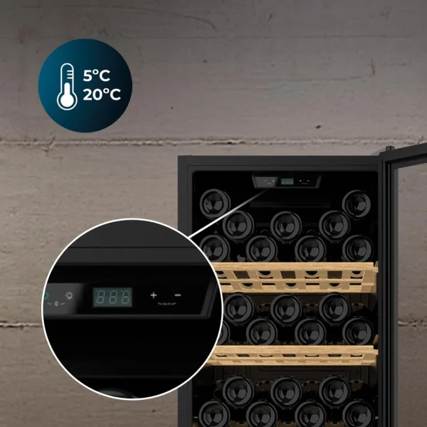 Imagen 6 Vinoteca Bolero GrandSommelier 98000 Black de Cecotec para 98 botellas. Sistema de compresor silencioso, estantes de madera y control táctil. 128,5 cm de alto.