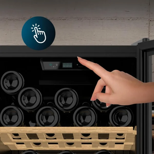 Imagen 8 Vinoteca Bolero GrandSommelier 98000 Black de Cecotec para 98 botellas. Sistema de compresor silencioso, estantes de madera y control táctil. 128,5 cm de alto.