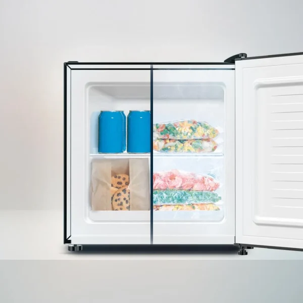 Imagen 6 Mini congelador y frigorífico Bolero CoolMarket TT 31 Duel Black E de 31L. Diseño compacto en negro, eficiencia clase E y función dual para enfriar o congelar.