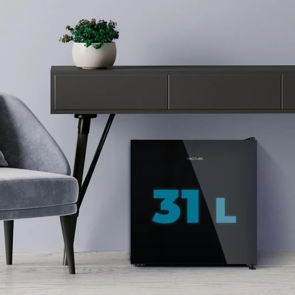 Imagen 7 Mini frigorífico de sobremesa Cecotec de 31L con función dual, diseño en cristal negro y eficiencia clase E. Ideal para espacios reducidos y uso versátil.