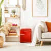 Imagen 5 Mini frigorífico retro rojo Cecotec de 45L, altura 55cm y eficiencia clase E. Diseño vintage ideal para oficinas y dormitorios con bajo nivel sonoro.