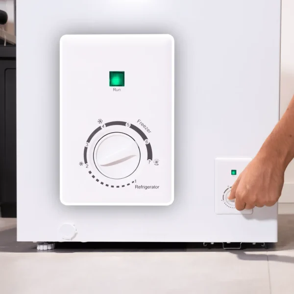 Imagen 8 Congelador horizontal de 99 litros con sistema Dual Function para uso como frigorífico o congelador, control mecánico y eficiencia energética de clase E.