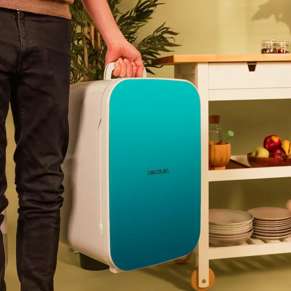 Imagen 8 Frigorífico retro Bolero MiniCooling 25L Bahamas Pat 1 de Cecotec. Capacidad de 25 litros, función frío/calor (7-65 ºC) y conexión 12V-220V para coche y hogar.