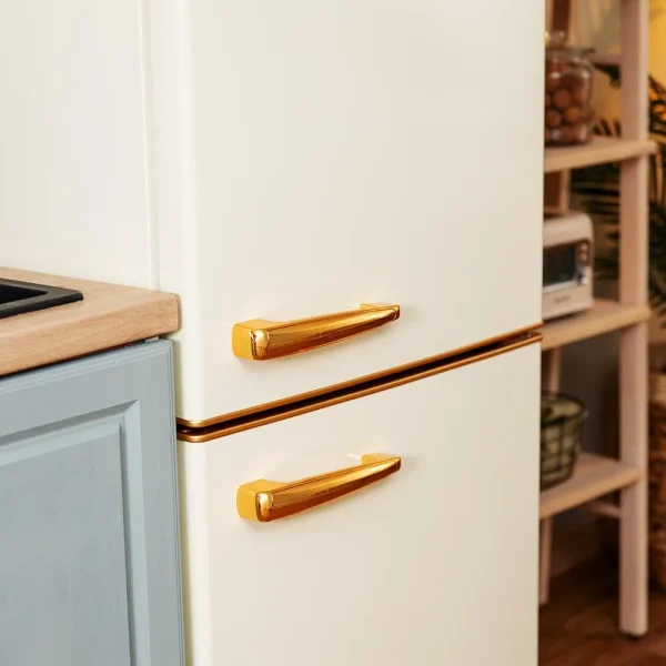 Imagen 7 Frigorífico retro Bolero CoolMarket Combi Origin 300 Beige E de 300L. Estilo vintage con eficiencia energética clase E, iluminación LED y abridor integrado.