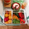 Imagen 5 Frigorífico combi retro Bolero CoolMarket Combi Origin 300 Green E de 300L. Diseño vintage verde con tiradores cromados, luz LED y eficiencia energética clase E.