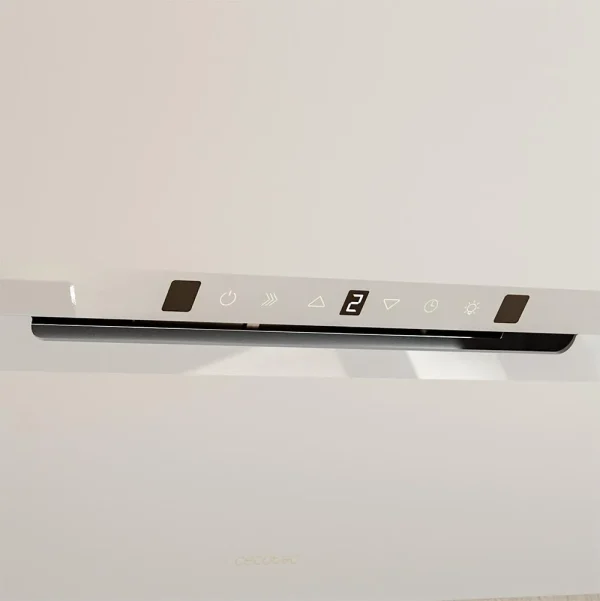 Imagen 7 Campana decorativa Cecotec Bolero Flux DT 908010 de 90 cm, eficiencia A++, succión de 800 m3/h y control gestual. Diseño elegante en vidrio blanco mate y acero.