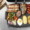Imagen 5 Barbacoa eléctrica Cecotec PerfectCountry BBQ de 2000W. Cuenta con revestimiento antiadherente RockStone, tapa abatible y superficie de asado 43x38.