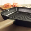 Imagen 4 Grill Polka Excellence 28 cm de aluminio fundido con revestimiento Teflon Profile. Fondo Full Induction indeformable apto para todas las cocinas y lavavajillas.