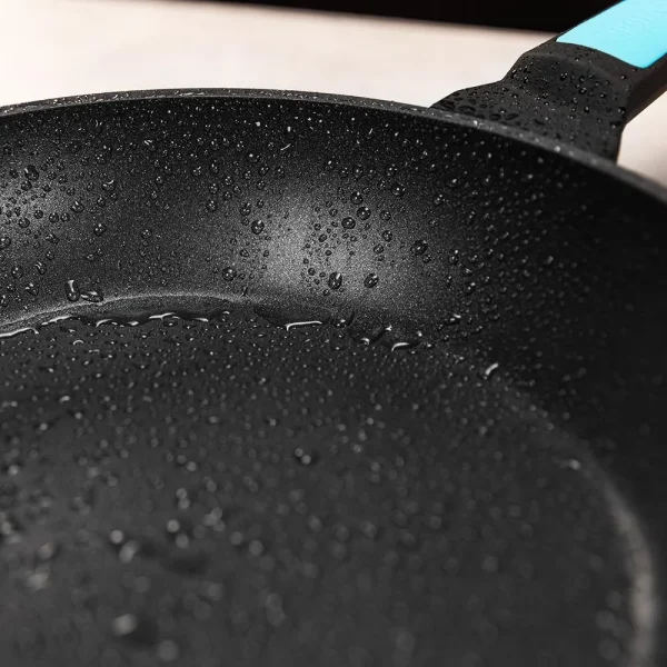 Imagen 8 Sartén de 20 cm en aluminio forjado con antiadherente Teflon Platinum Plus. Apta para todas las cocinas e inducción. Resistente, ecológica y libre de PFOA.