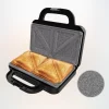 Imagen 6 Sandwichera eléctrica con capacidad para dos sándwiches y placas triangulares. Diseño profundo para rellenos generosos y revestimiento antiadherente RockStone.