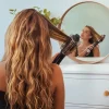 Imagen 7 Cepillo de aire Cecotec Bamba CeramicCare Unique Touch con pantalla LCD, revestimiento de cerámica y tecnología iónica para un cabello brillante y sin frizz.