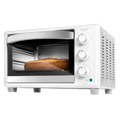 Horno de sobremesa Cecotec Bake&Toast 2300 White con puerta de doble cristal y controles giratorios en color blanco.