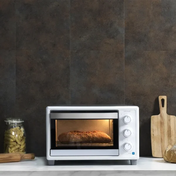 Imagen 7 Horno de sobremesa Bake&Toast 2300 White de Cecotec con 23 litros de capacidad, 1500 W, puerta de doble cristal y temperatura regulable hasta los 230 ºC.