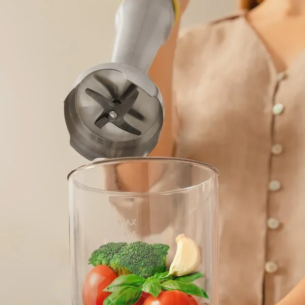Imagen 8 Batidora de mano Cecotec Katana 12 Jar G de 1200 W con tecnología Perreo Move, pie XL, 21 velocidades y vaso medidor. Potencia y precisión para tus recetas.