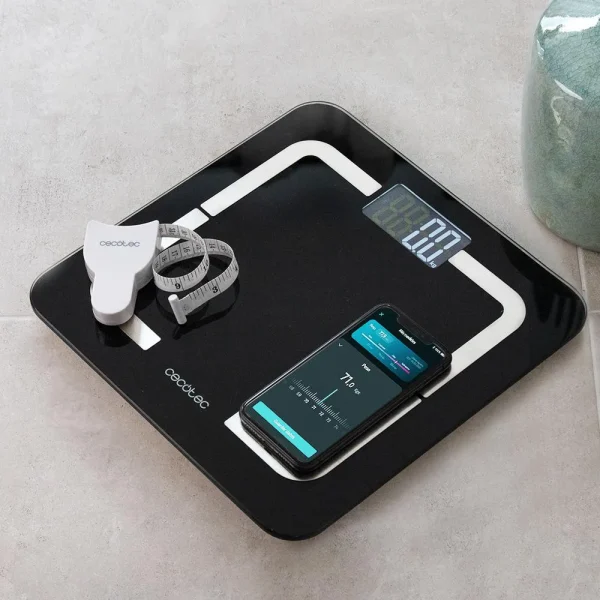 Imagen 3 Báscula de baño digital inteligente Surface Precision 9500 Smart Healthy de Cecotec. Diseñada en cristal templado negro de alta seguridad, pantalla LCD y 180kg.
