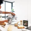 Imagen 3 Batidora amasadora Cecotec Twist&Fusion 4000 Luxury White con motor DC de 800W, cuerpo de aluminio fundido, 8 velocidades y bol de acero inoxidable de 5,2 L.