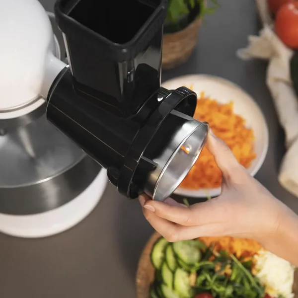 Imagen 8 Accesorio cortador para amasadoras Twist&Fusion. Incluye 3 tambores de acero inoxidable para rallar, cortar y rebanar frutas y verduras con total precisión.