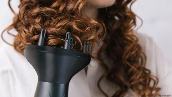 Imagen 5 Secador de pelo iónico Bamba IoniCare 5450 Power&Go Pro Fire de 2400 W. Incluye ion real, gran caudal de aire, aire frío y difusor para un acabado profesional.