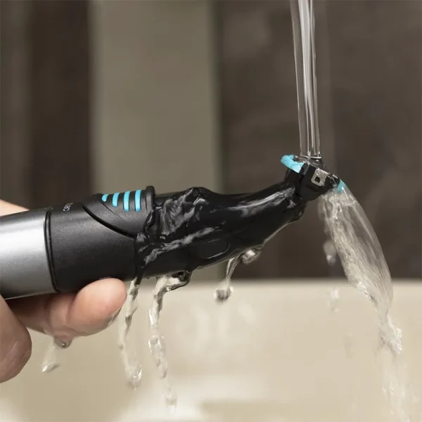 Imagen 5 Trimmer Bamba PrecisionCare Extreme 5-In-1 de Cecotec. Recortadora resistente al agua con batería de litio, carga rápida y 5 accesorios para cara y cuerpo.