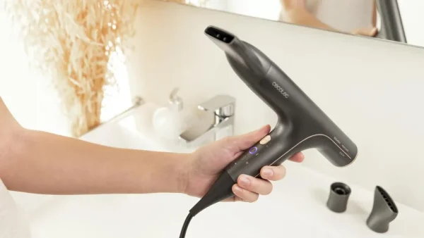 Imagen 4 Secador de pelo iónico Cecotec Bamba Ionicare 6000 RockStar Soft con motor digital de 1200W, función autolimpieza, silencioso y tecnología Extreme Protect.