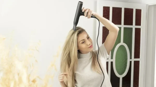 Imagen 6 Secador de pelo iónico Cecotec Bamba Ionicare 6000 RockStar Soft con motor digital de 1200W, función autolimpieza, silencioso y tecnología Extreme Protect.