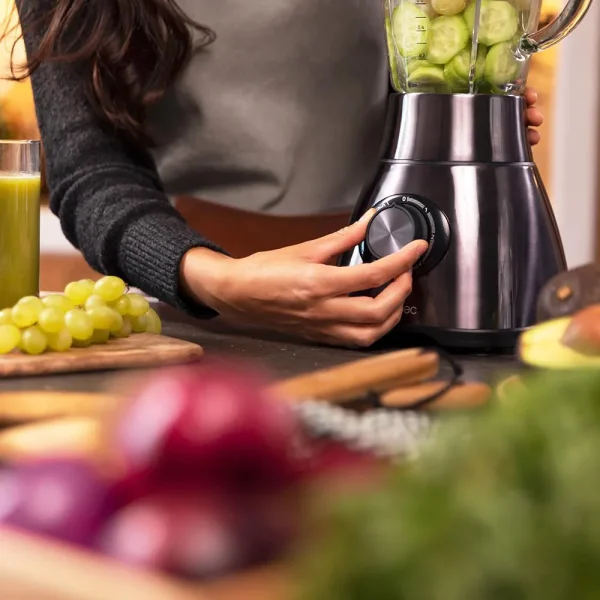 Imagen 7 Batidora de vaso Power Black Titanium 1800 Go con 1800 W, cuchillas de titanio negro y jarra de 1,8 L. Incluye botella portátil para llevar tus smoothies.
