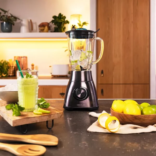 Imagen 8 Batidora de vaso Power Black Titanium 1800 Go con 1800 W, cuchillas de titanio negro y jarra de 1,8 L. Incluye botella portátil para llevar tus smoothies.