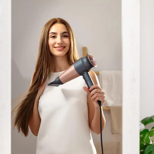 Imagen 6 Secador de pelo digital Bamba IoniCare RockStar Retro con 2000 W, motor de 110000 rpm y tecnología de iones para un cabello brillante y sin encrespamiento.